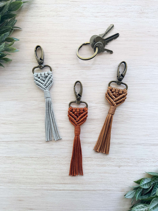 Paracord Macrame Keychain Pattern | Beginner | Amie