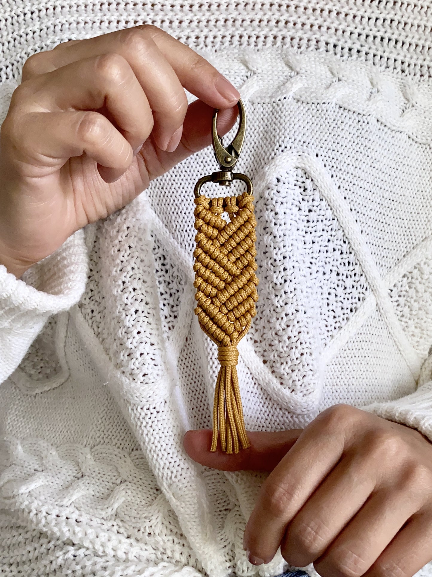 Paracord Macrame Keychain Pattern | Beginner | Quinn