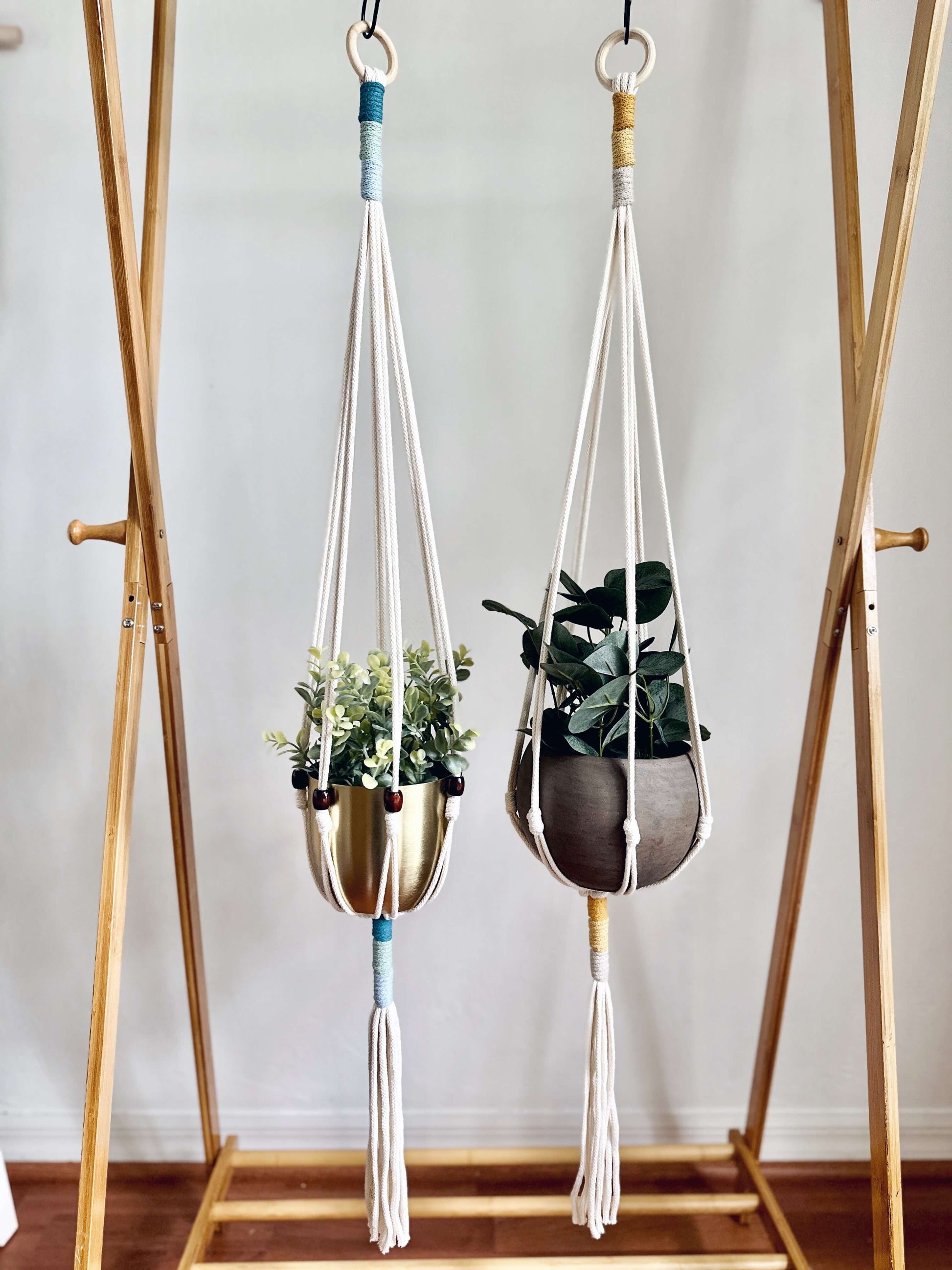 crafty ginger macrame plant hanger Easy Macrame Plant Hanger Pattern | Beginner